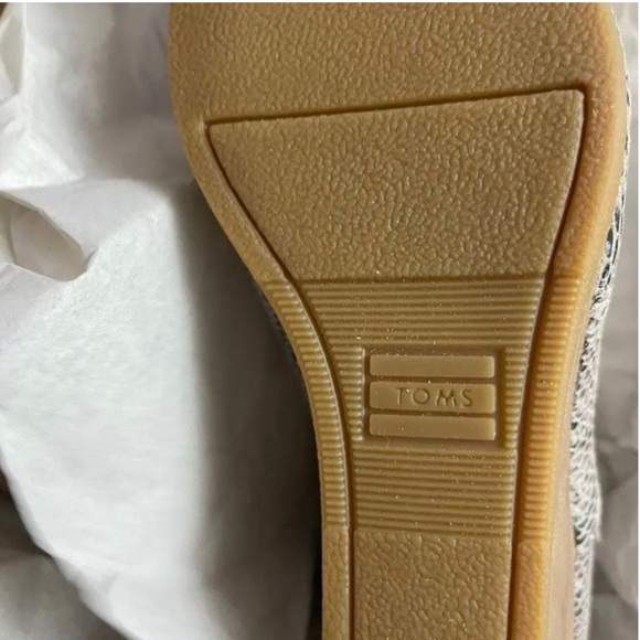 NWT TOMS Cobblestone Snake Printed Kelsey Wedge Boots, Size 5.5 - Picture 5 of 5